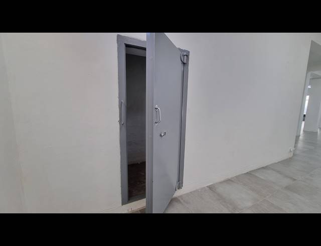 250M² BUILDING TO LET IN WOODSTOCK